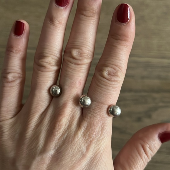 Valou Silver 3 Cap Ring - Picture 2 of 4